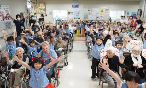 太郎保育園の園児たちがお遊戯会を披露してくれました！